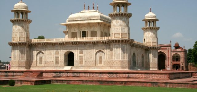 Agra – trzy grobowce