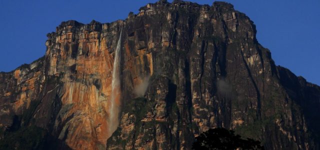 Salto Angel – u stóp najwyższego wodospadu świata